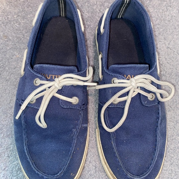 Used náutica  men’s stylish sneakers blue - Picture 2 of 9